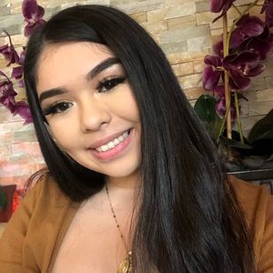 Meet your Posher, Vanessa